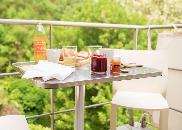 Le De Montagnac * La Roque-sur-Cèze