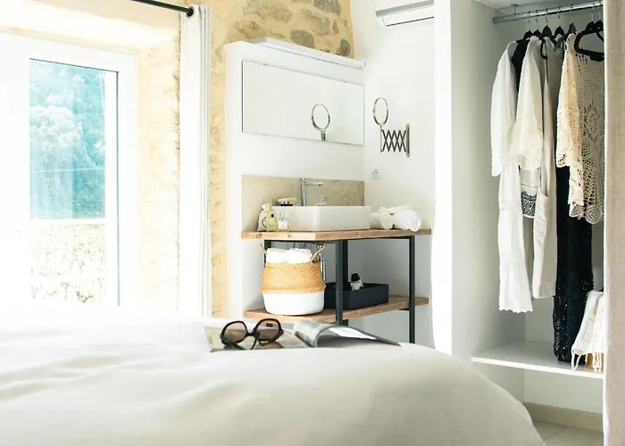 Le De Montagnac * La Roque-sur-Cèze